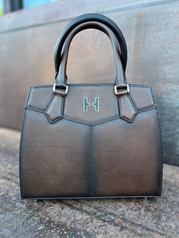 H I X . M E G H A N .