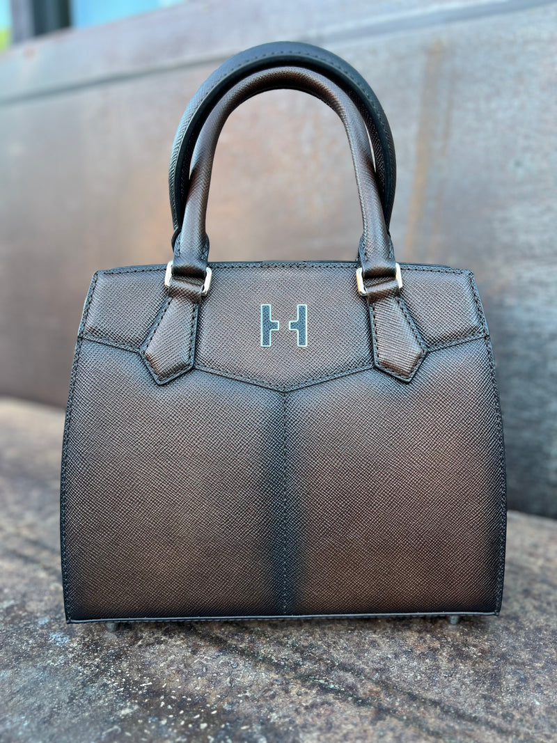 H I X . M E G H A N .