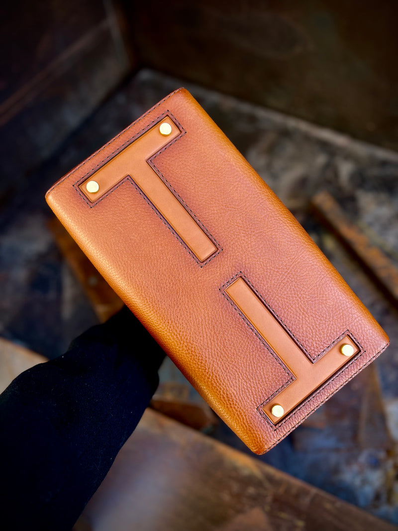 H I X . A M A N D A . 3 0