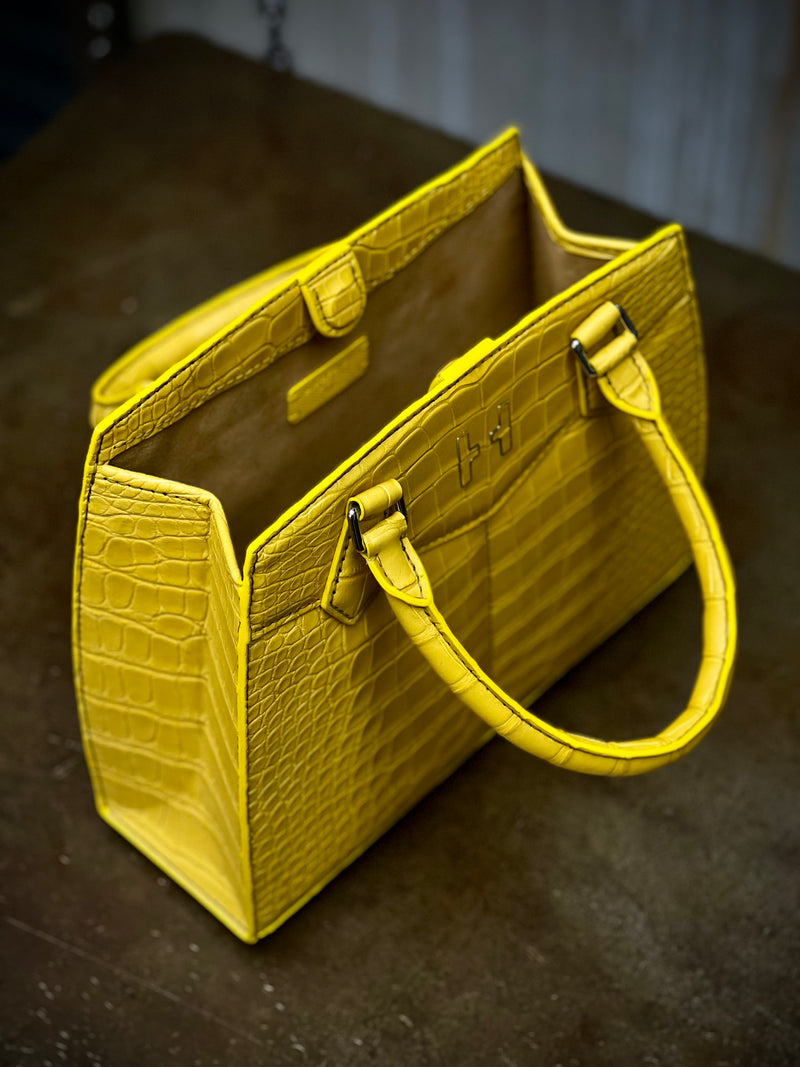 H I X . M E G H A N . E X O T I C .