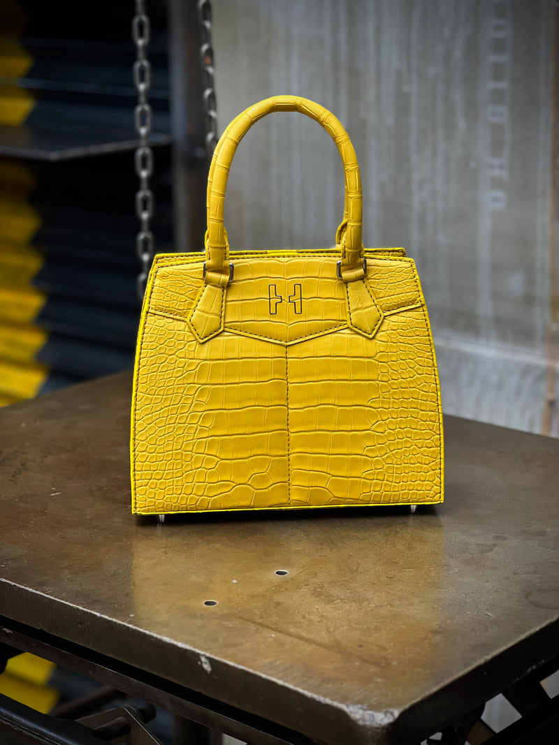 H I X . M E G H A N . E X O T I C .