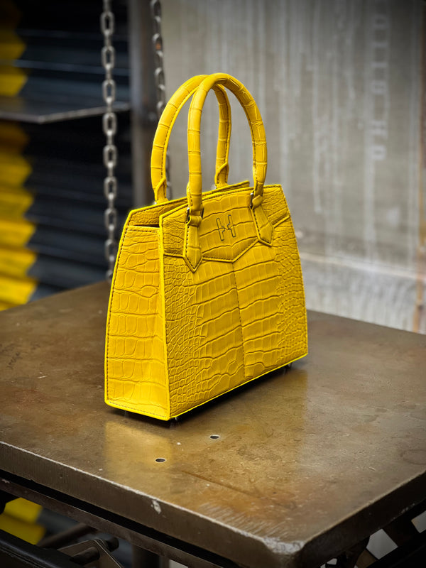 H I X . M E G H A N . E X O T I C .