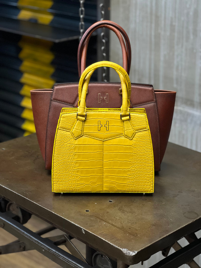 H I X . M E G H A N . E X O T I C .